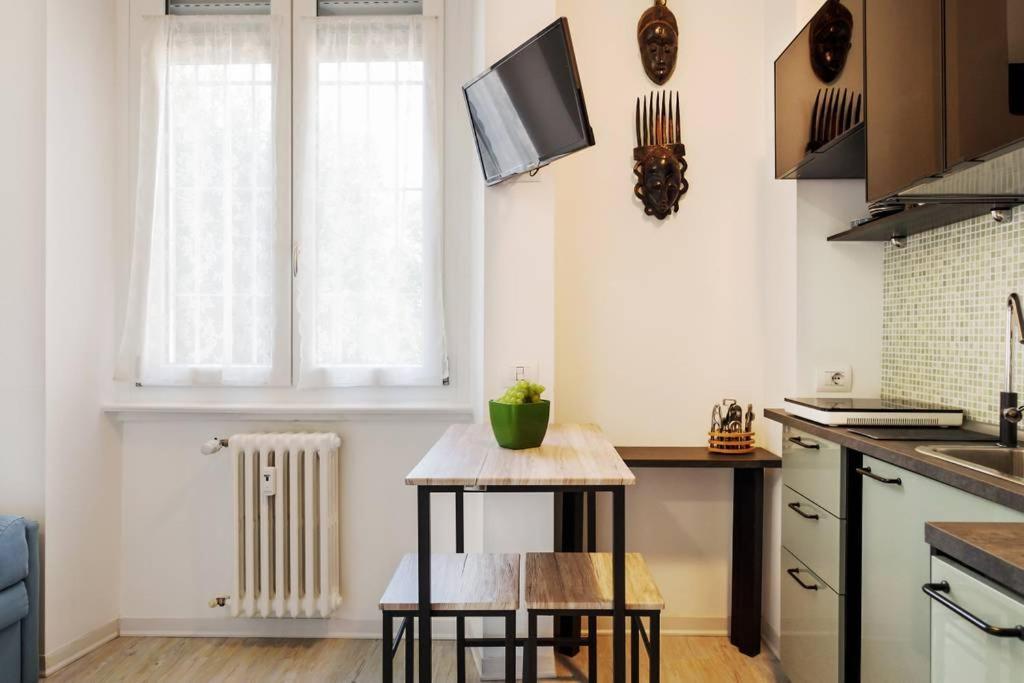ℒovely & ℰlegant Studio Next To Duomo/Missori Milan Luaran gambar