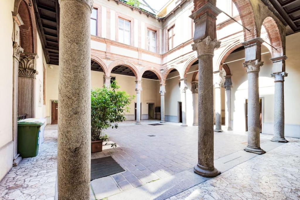 ℒovely & ℰlegant Studio Next To Duomo/Missori Milan Luaran gambar